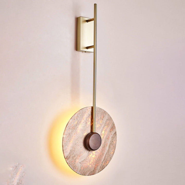 Skandinavische moderne minimalistische runde Eisen-Gelbe Travertin-LED-Wandleuchte 