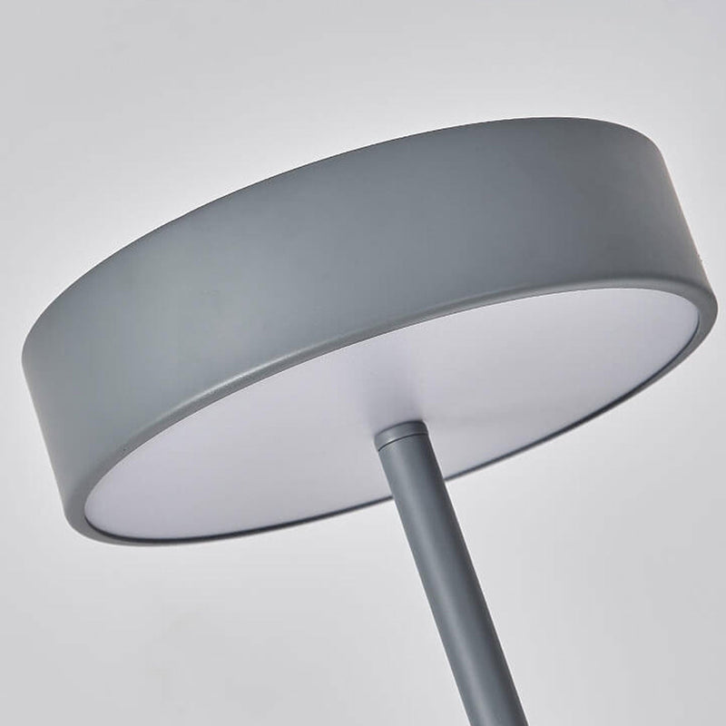 مصباح أرضي LED بعمود بسيط على الطراز الإسكندنافي 