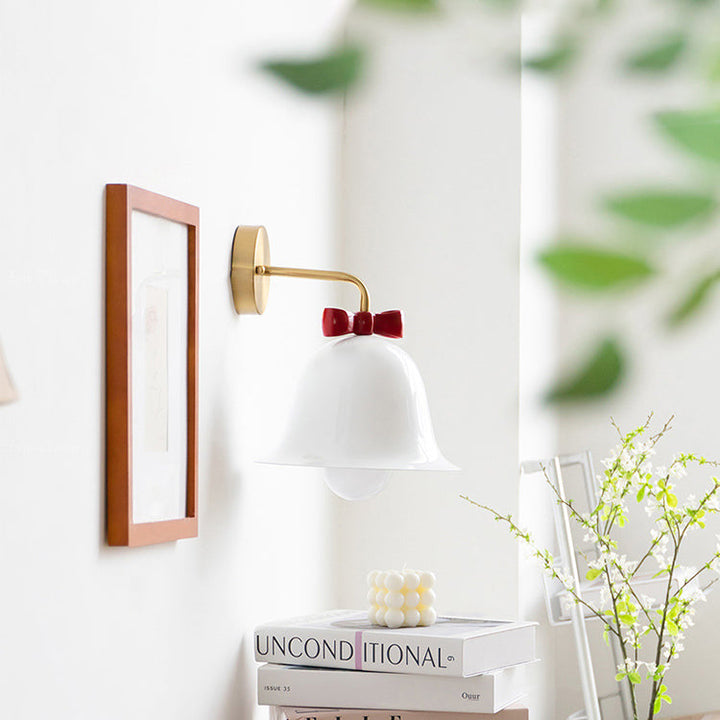 Lampe murale minimaliste française à 1 lumière en forme de cloche et de papillon 