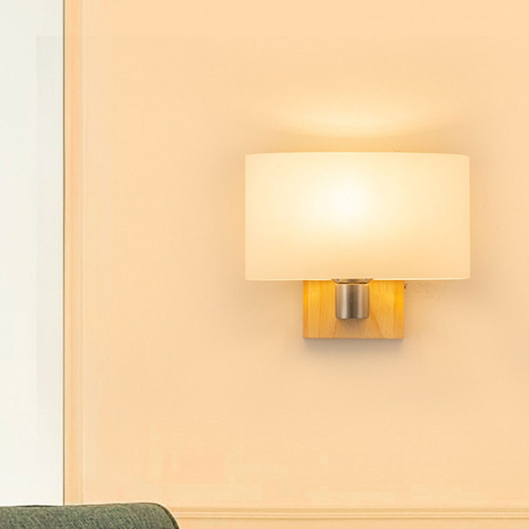 Nordische minimalistische Massivholz-Glas-Wandleuchte mit 1 Licht 