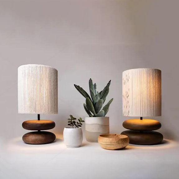 Japanischer minimalistischer Walnussstoff-Lampenschirm Zylinder 1-Licht Tischlampe 