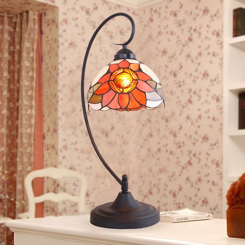 Pantalla de cúpula de vidrio teñido de girasol rústico Tiffany Lámpara de mesa de 1 luz 