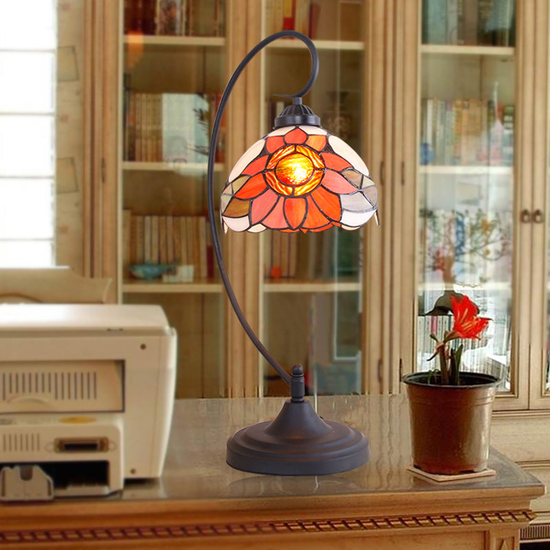 Pantalla de cúpula de vidrio teñido de girasol rústico Tiffany Lámpara de mesa de 1 luz 