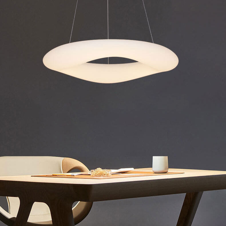 ثريات LED أكريليك بحلقة بيضاء بسيطة 