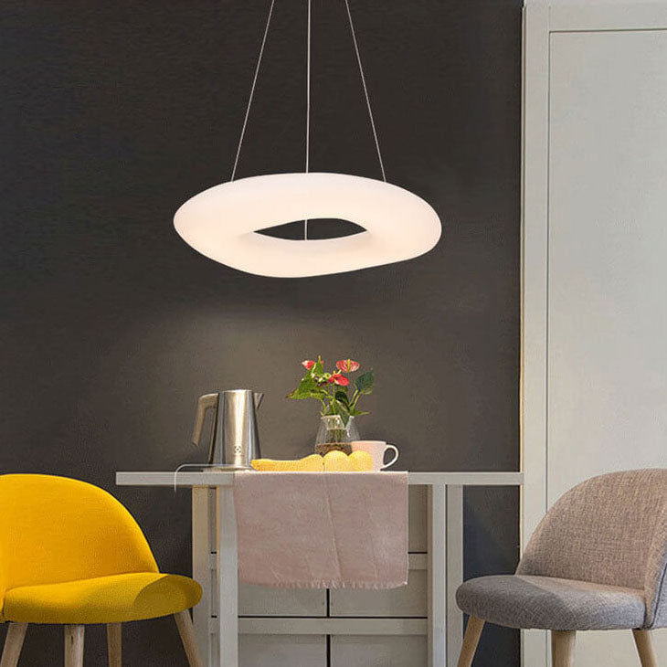 ثريات LED أكريليك بحلقة بيضاء بسيطة 