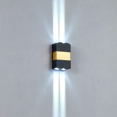 مصباح حائط خارجي مقاوم للماء بتصميم مستطيل حديث من الألومنيوم والزجاج مع إضاءة LED 