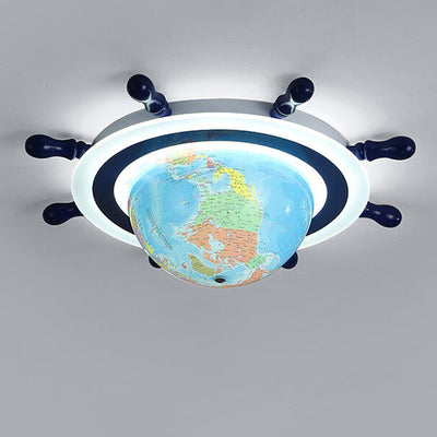 Kreative Kombination aus Globus und Ruder. Kindliche LED-Unterputzleuchte 