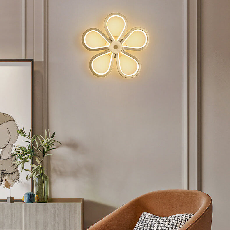 مصباح حائط LED بشكل بتلة من النحاس الفاخر الحديث 