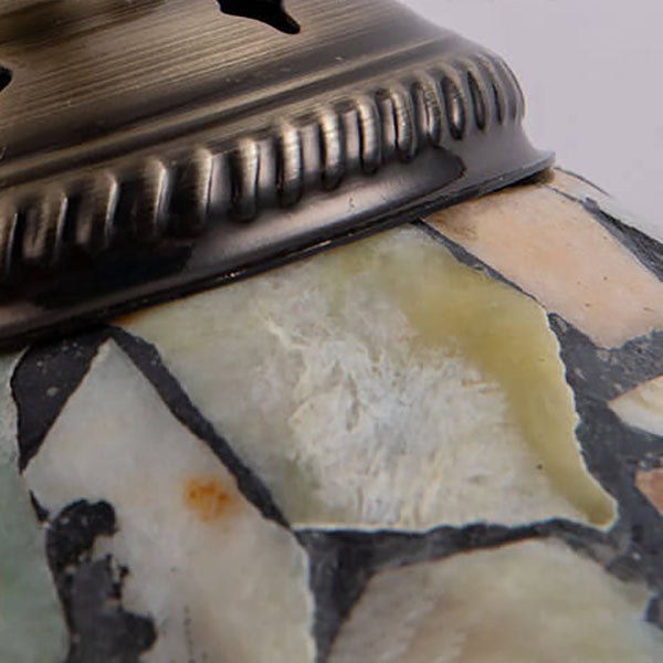 Traditionelle europäische Vintage-Pendelleuchte aus jadefarbenem Buntglas in Kegelform und Messing mit 1 Flamme für das Wohnzimmer 