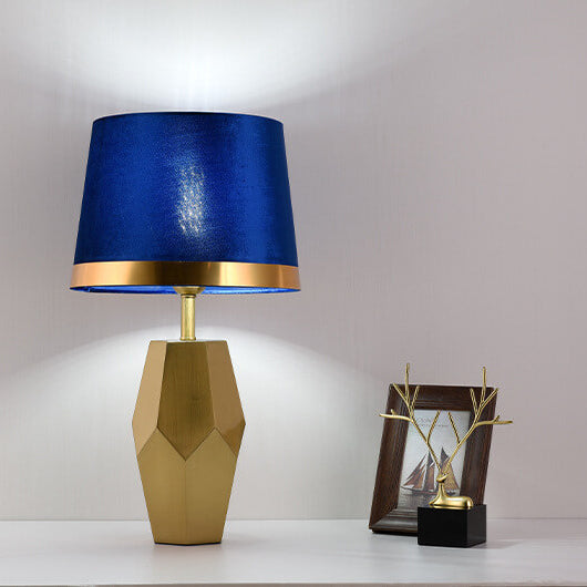 Lampe de table à 1 lumière à base géométrique en métal et tissu artistique de luxe