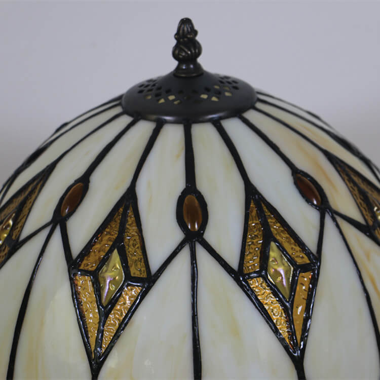 Traditionelle 1-flammige Tiffany-Tischlampe im Barockstil mit kuppelförmigem Schirm aus Buntglas und Gestell aus Zinklegierung für das Schlafzimmer 