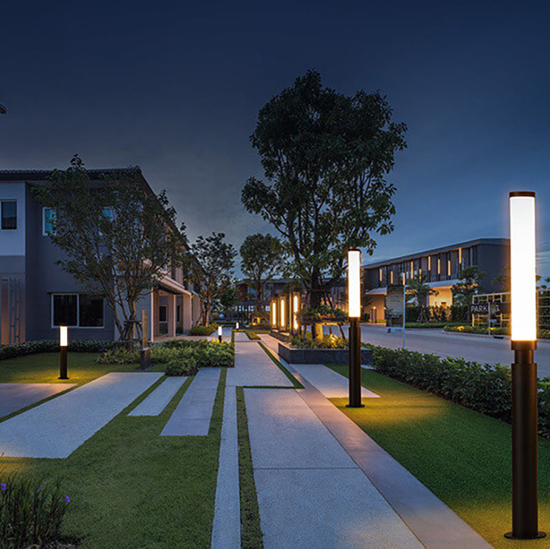 Moderne Acryl wasserdichte kreative Lippenstift-Design LED Outdoor Rasen Stehlampe 