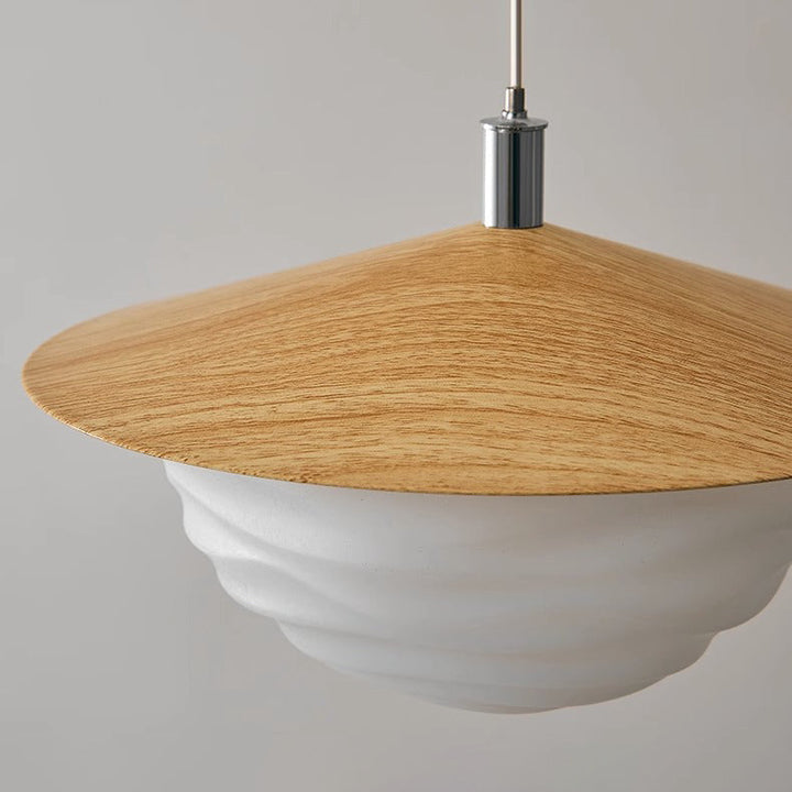 Suspension LED à abat-jour ondulé en PE imitation bois traditionnel japonais pour salon 