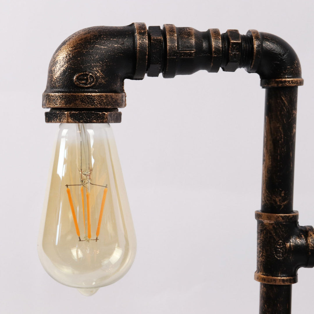 Lampe de table 1 lumière avec horloge industrielle vintage en fer et plomberie 