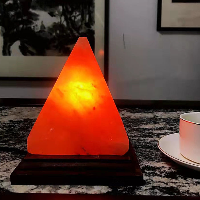 Moderne kreative 1-flammige Tischlampe in Pyramidenform aus rosa Himalaya-Salz mit quadratischem Design für das Wohnzimmer 