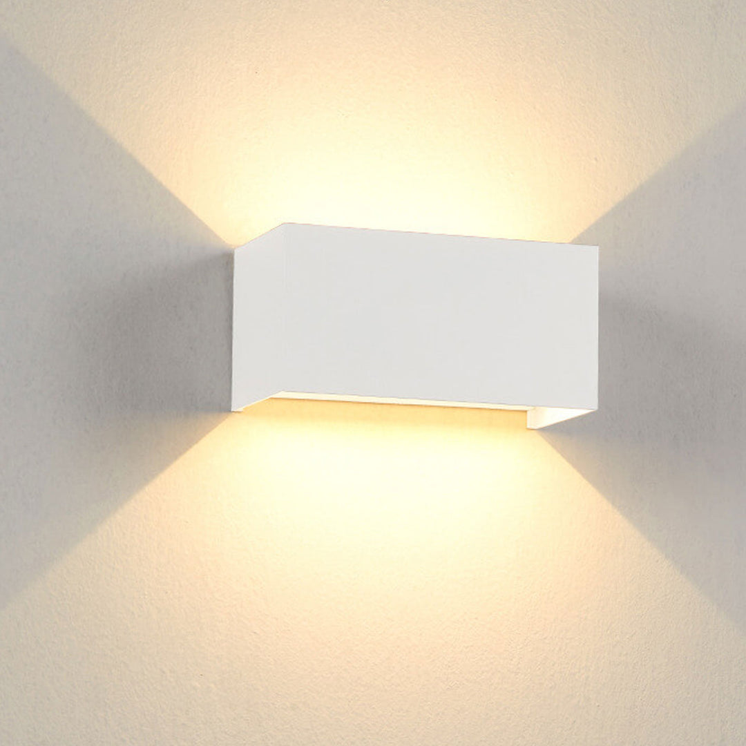 Moderne wasserdichte rechteckige LED-Außenwandleuchte mit Auf- und Abwärtsbeleuchtung 