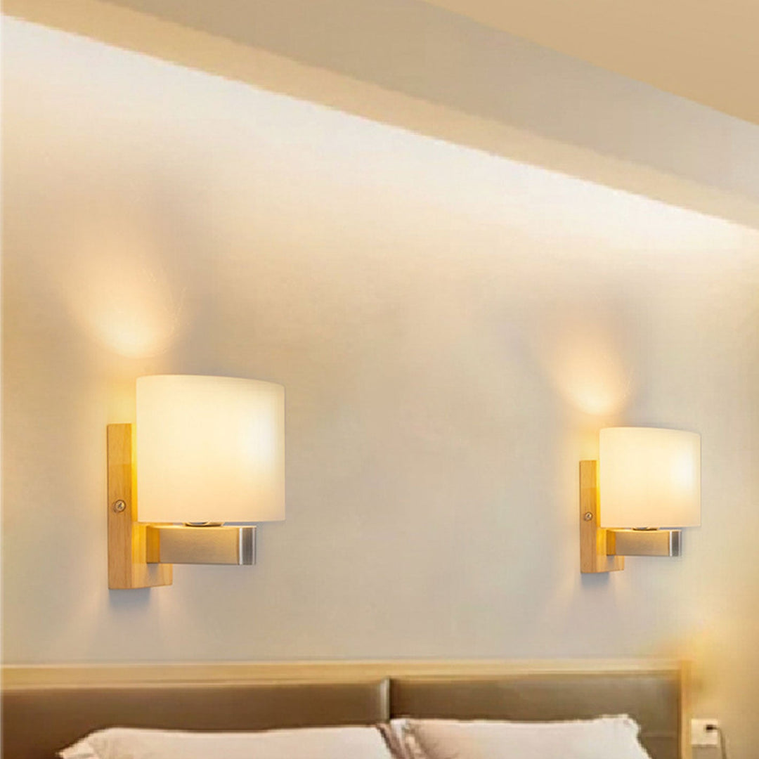 Nordische minimalistische Massivholz-Glas-Wandleuchte mit 1 Licht 