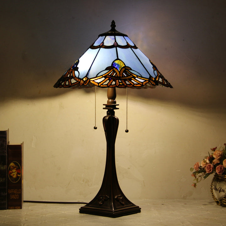 Traditionelle 2-flammige Tiffany-Tischlampe aus Buntglas mit konischem Zugschalter für das Schlafzimmer 