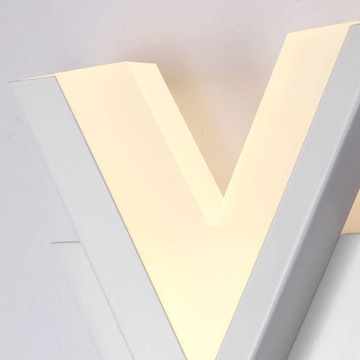Aplique de pared LED en forma de V de hierro y acrílico de estilo minimalista moderno 