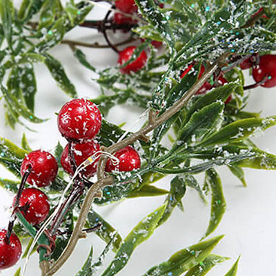 Guirlande lumineuse décorative à piles avec LED, fil de cuivre, aiguilles de pin, fruits rouges de Noël 