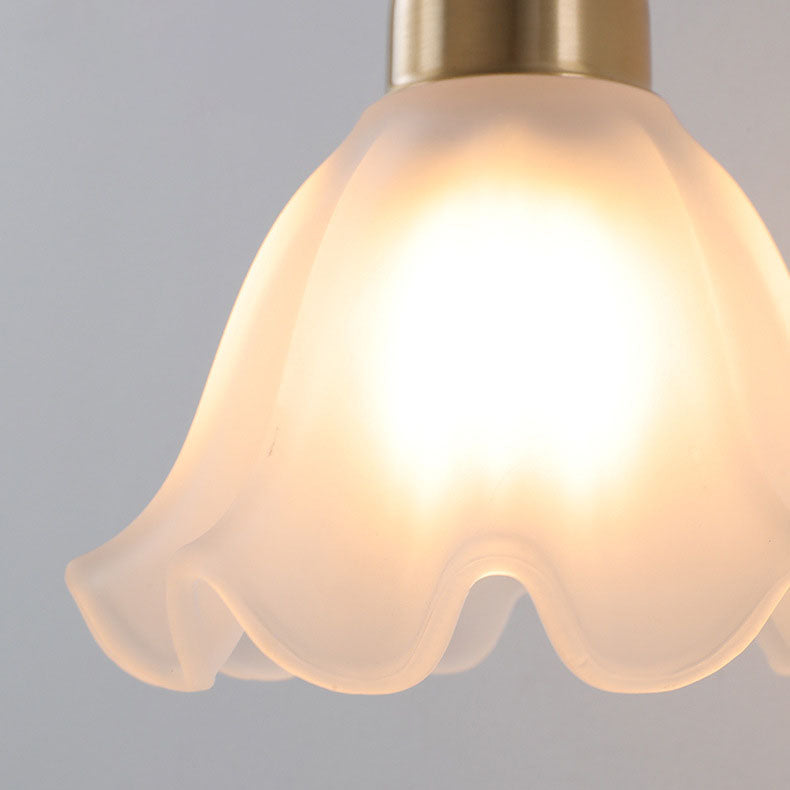 Moderne nordische 1-flammige Wandleuchte aus Glas in Blumenblatt-Optik und Kupfer für das Schlafzimmer 