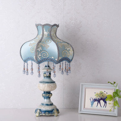 Europe Retro Light Luxury Flower Resin 1-Licht-Tischlampe 