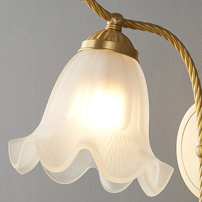 Applique murale Nordic Full Brass Glass Flower à 1 lumière 