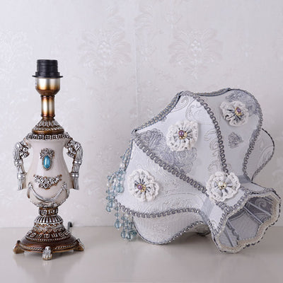 Traditionelle europäische runde Blumenperlen-Harzgewebe-1-Licht-Tischlampe für Schlafzimmer 