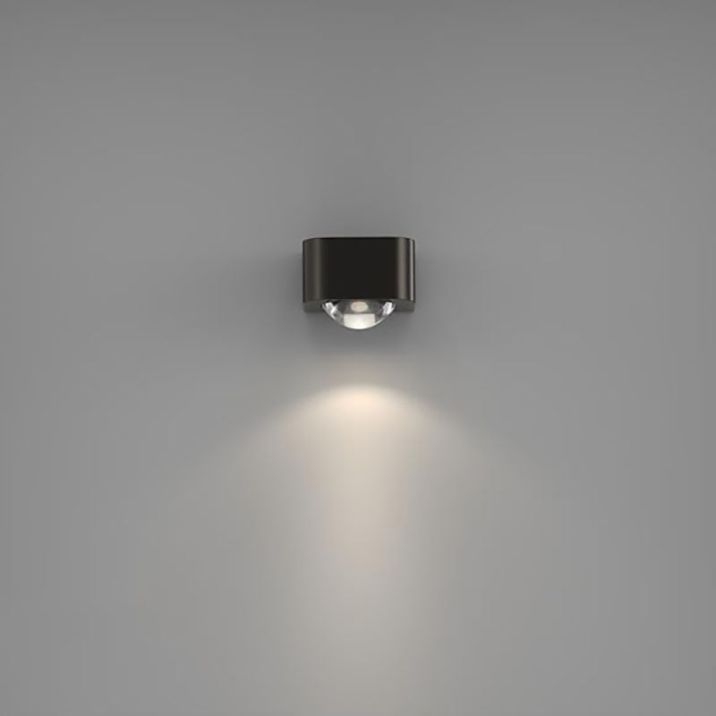 مصباح حائط LED مضيء لأعلى ولأسفل بتصميم مكعب مستطيل مستدير من النحاس العصري البسيط لغرفة النوم 
