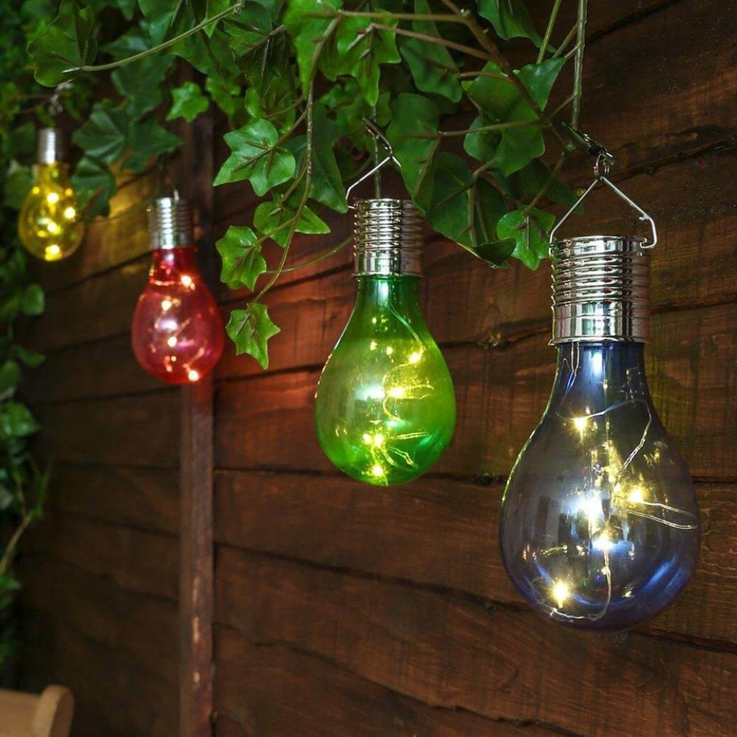 Ampoules de couleur créatives en plastique LED solaire de jardin suspendue 