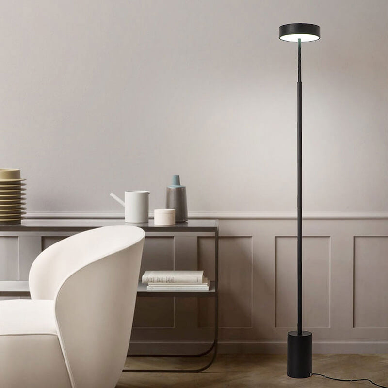 مصباح أرضي LED بعمود بسيط على الطراز الإسكندنافي 