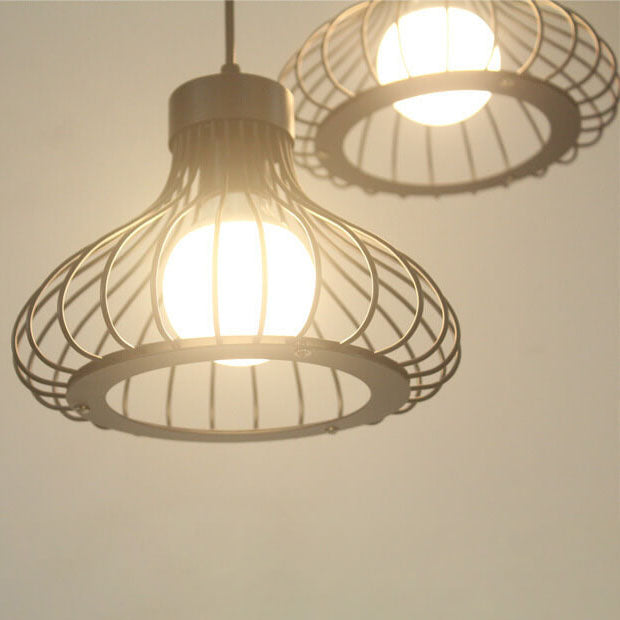 Zeitgenössischer industrieller Eisen-Schwarzer ovaler, hohler Käfig-1/3-Licht-Insel-Licht-Kronleuchter für das Wohnzimmer 