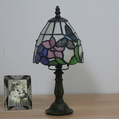Lampe de table à 1 lumière en dôme conique en verre teinté Tiffany de style européen 