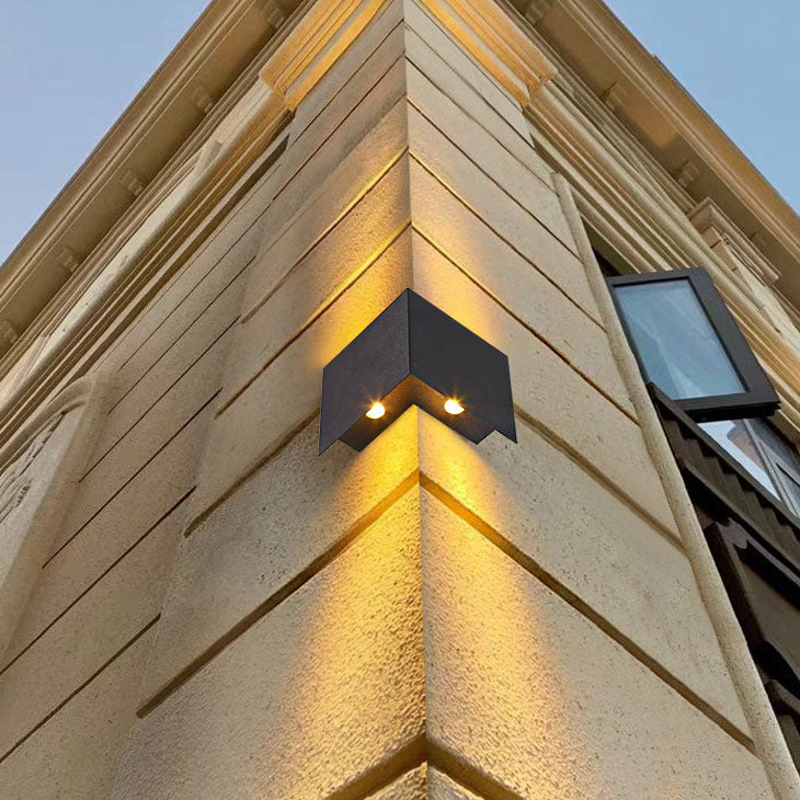 Moderne minimalistische quadratische flache geometrische LED-Wandleuchte aus Solar-Edelstahl für den Außenbereich 
