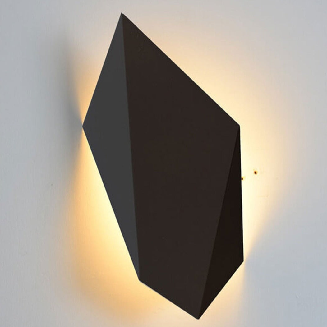 Aplique de pared LED contemporáneo nórdico de hierro con diseño geométrico de rombos para sala de estar y dormitorio 