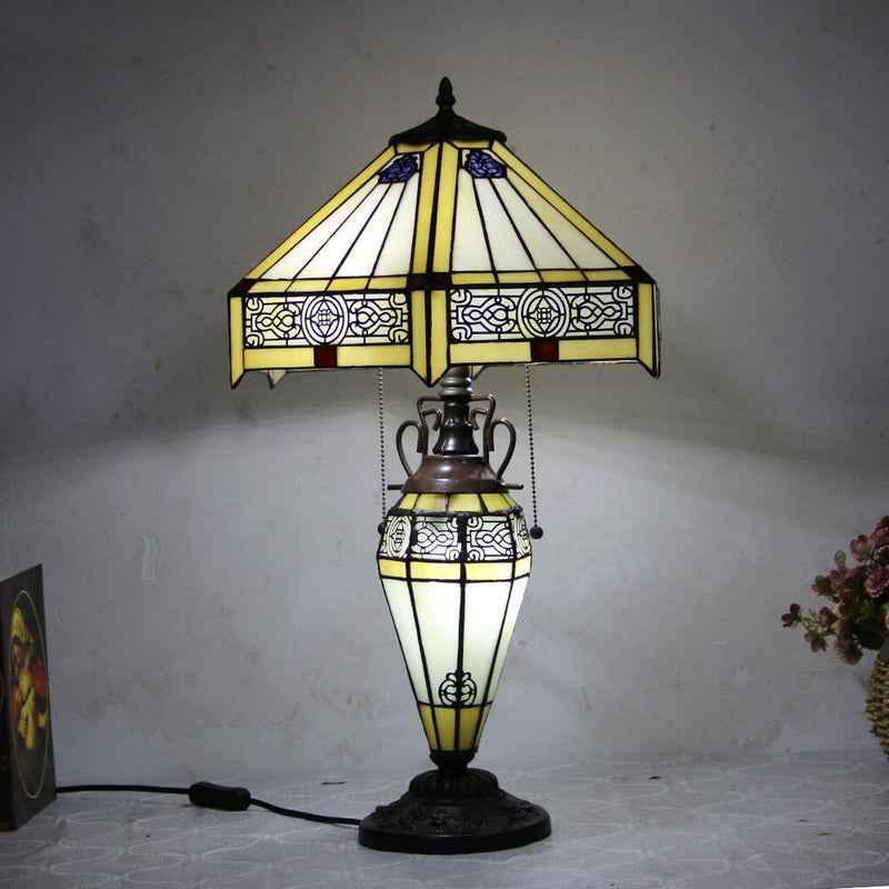 Lampe de table européenne à 2 lumières en forme de dôme hexagonal en vitrail Tiffany 