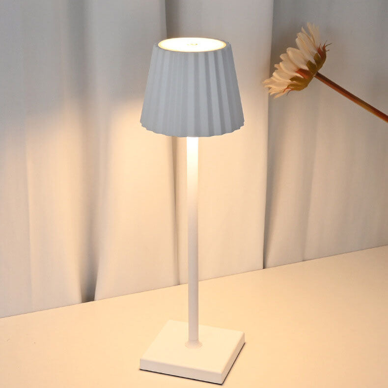 Lámpara de Mesa USB Táctil LED de Cono Plegado de Aluminio Minimalista 