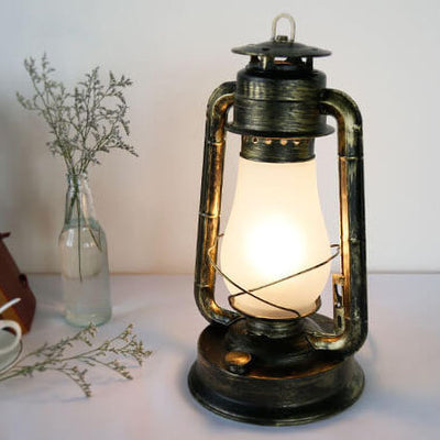 Vintage Kerosene Oil Lamp Lantern 1-Light Table Lamp