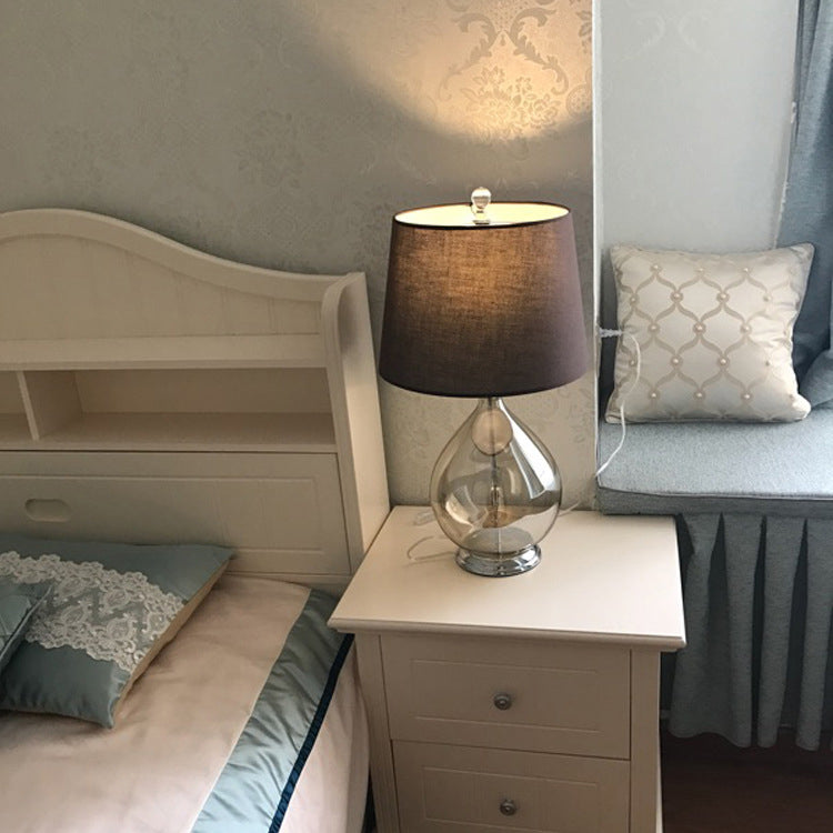 Moderne Cognac Stoffschirm Glasfuß 1-Licht Tischlampe 