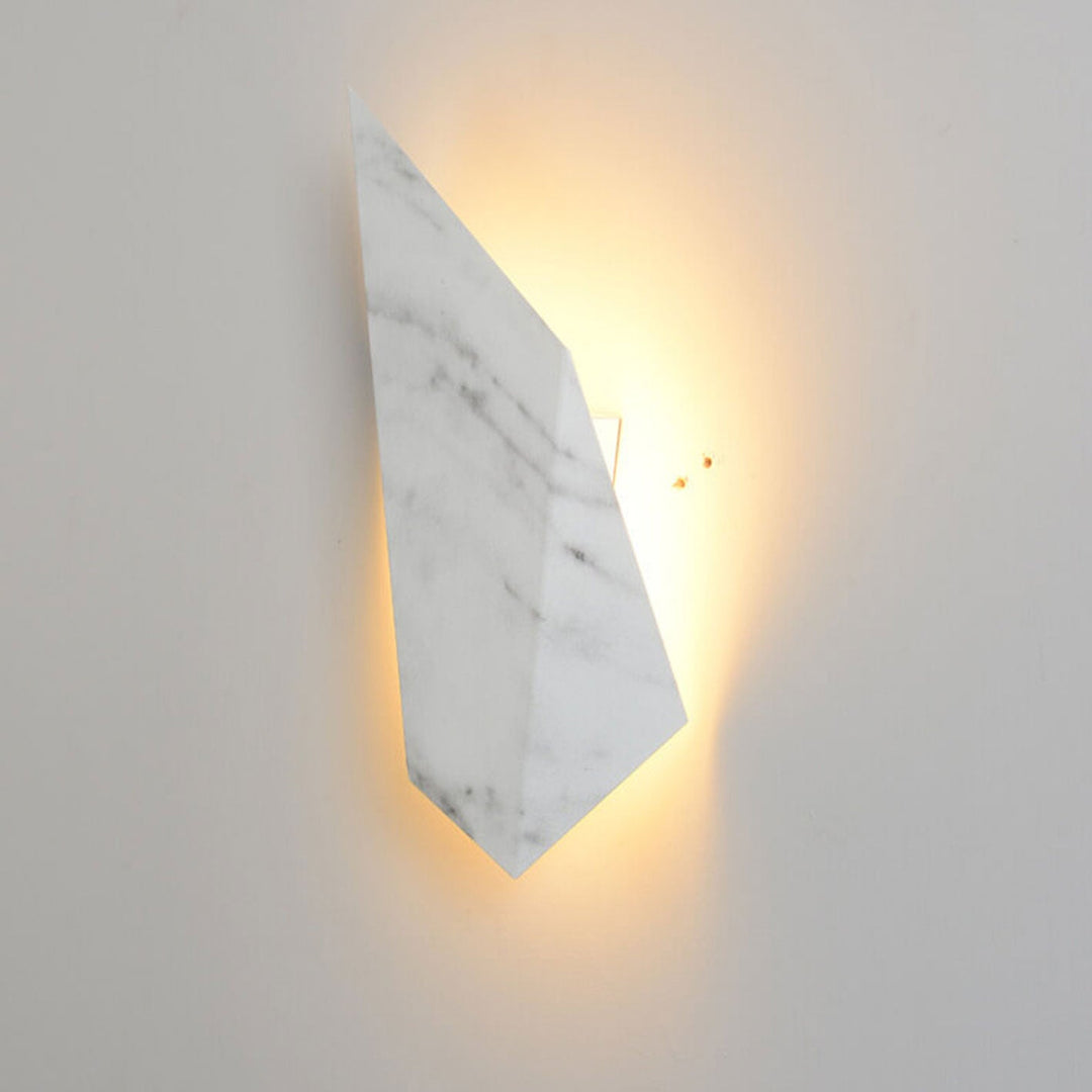 Aplique de pared LED contemporáneo nórdico de hierro con diseño geométrico de rombos para sala de estar y dormitorio 