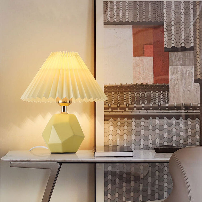Lampe de table 1 lumière avec abat-jour plissé jaune lait nordique et base en céramique géométrique 