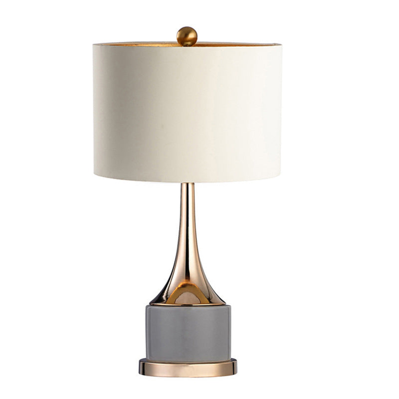 Moderne minimalistische Leinwand-Hardware-Zylinderbasis 1-Licht-Tischlampe 