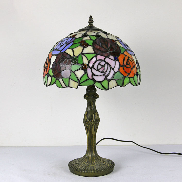 Lampe de table à 1 lumière en forme de dôme de fleur de pierre précieuse Tiffany de style européen 