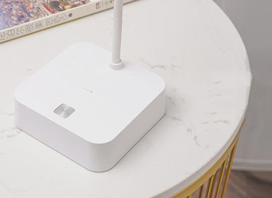 Lámpara de escritorio LED de cuidado ocular táctil plegable recargable cuadrada simple 