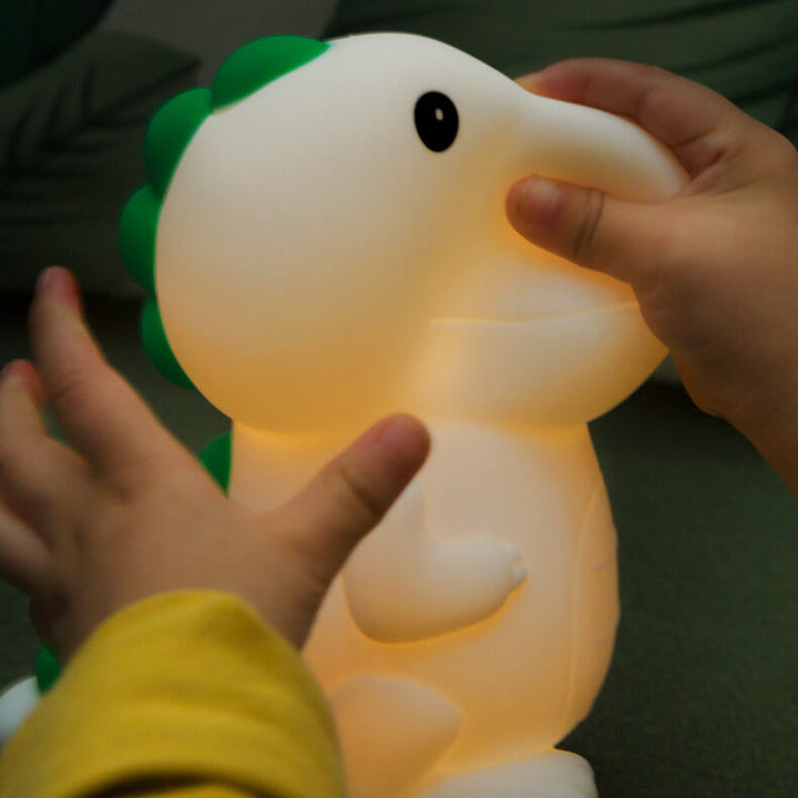 Lámpara de mesa LED de noche contemporánea y creativa con diseño de dinosaurio de dibujos animados, de silicona ABS PC Pat, recargable por USB, para dormitorio 