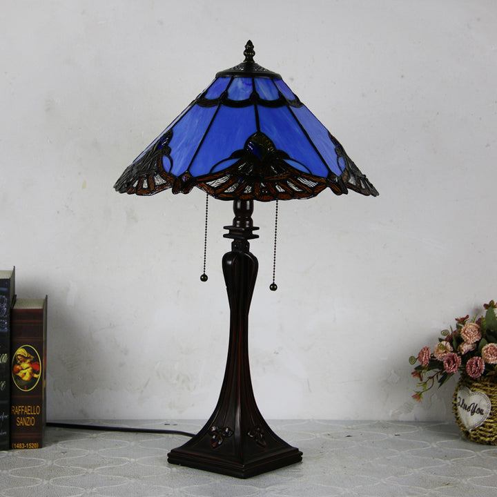 Traditionelle 2-flammige Tiffany-Tischlampe aus Buntglas mit konischem Zugschalter für das Schlafzimmer 