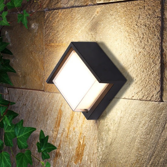 Intelligente Outdoor-Rhombus-Aluminium-LED-Wandleuchte mit App-Dimmung 