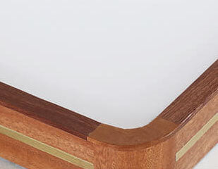 Moderne schlanke LED-Deckenleuchte in Walnussfarbe aus Holz 