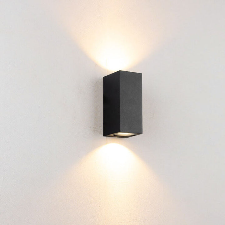 Moderne minimalistische 2-flammige Outdoor-Wandleuchte aus wasserdichtem Aluminium und Glas in Zylinderform für die Terrasse 