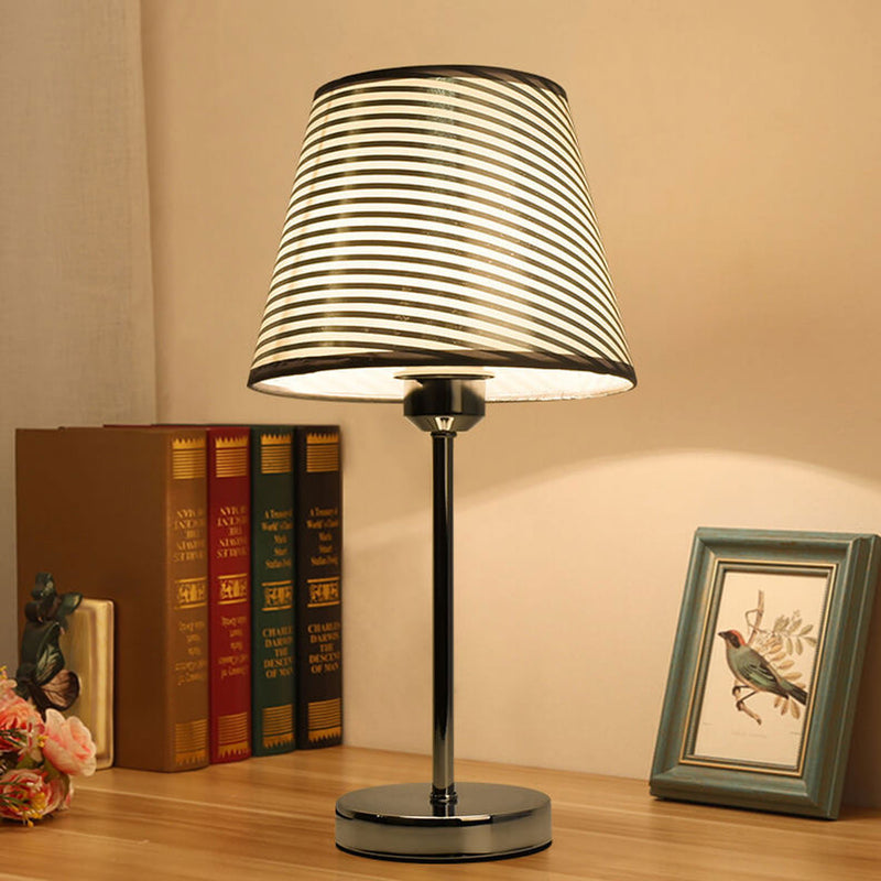 Lampe de table européenne rétro en tissu à 1 lumière 